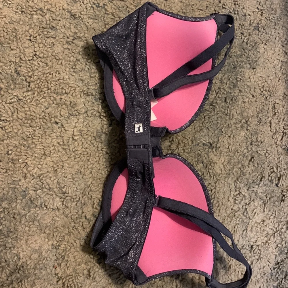Pink vs bra - Picture 4 of 4